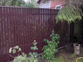 Забор из евроштакетника с бетонированием столбов 28 метров фото в Выксе