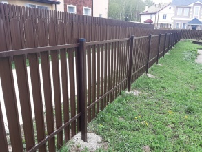 Забор из евроштакетника с утрамбовкой щебнем 70 метров фото в Выксе