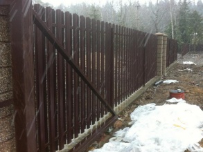 Забор из евроштакетника в шахматном порядке 122 метра фото в Выксе