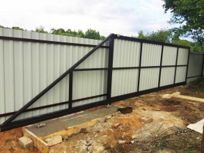 Откатные ворота с ручным управлением - пример 1 фото в Выксе