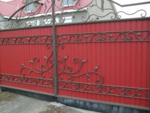Кованые заборы с профнастилом 150 метров фото в Выксе