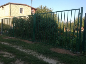 Сварные заборы с забивными столбами  80 метров фото в Выксе